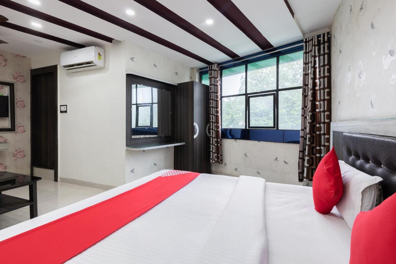 OYO 45301 Hotel Om Palace Sāgar Exterior foto